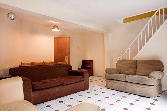 4 Bedroom House Of Multiple Occupation To Rent In St Martins Street, Brighton, BN2