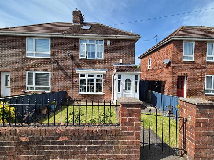 3 Bedroom Semi-Detached House For Sale In Woodgate Gardens, Gateshead, Tyne And Wear, NE10