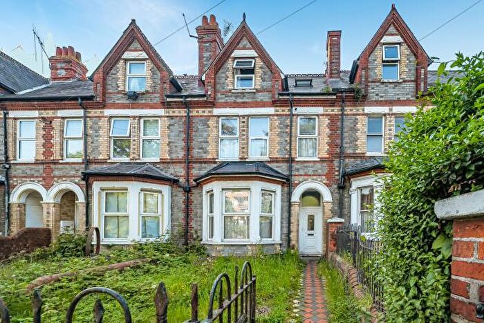 7 Bedroom Terraced House For Sale In Basingstoke Road, Reading, RG2