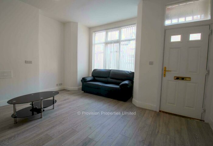 6 Bedroom Terraced House To Rent In Brudenell Mount, Hyde Park, Leeds, LS6