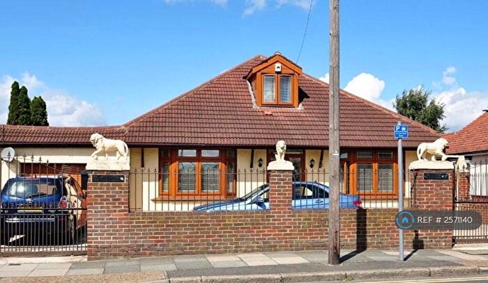 6 Bedroom Detached House To Rent In Belvedere Road, Bexleyheath, DA7