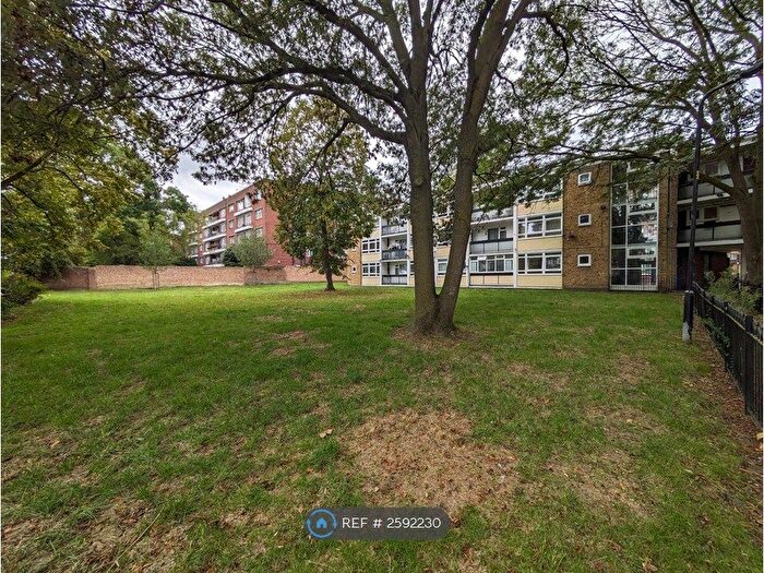 1 Bedroom Flat To Rent In Crownstone Road, London, SW2