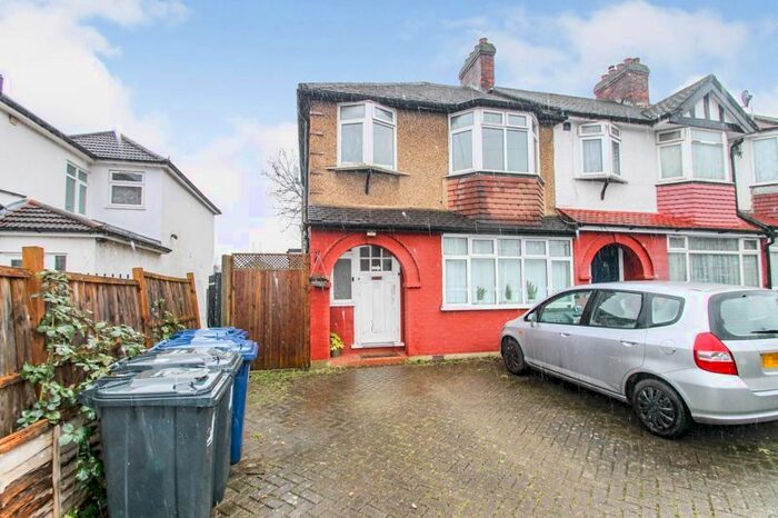 1 Bedroom Flat To Rent In Wadham Gardens, Greenford, Middlesex, UB6