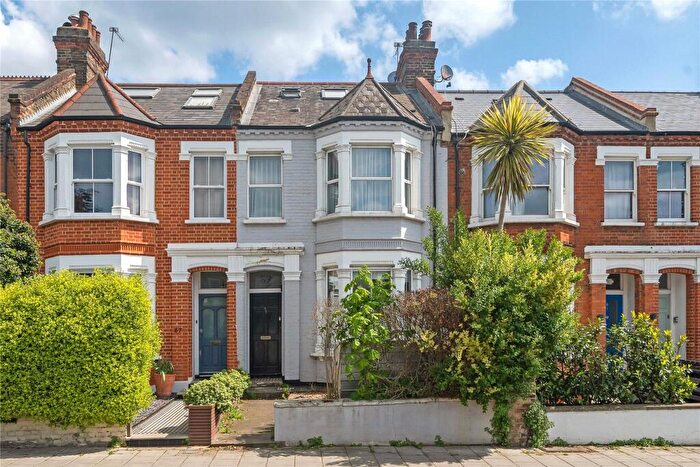 3 Bedroom Flat For Sale In Cavendish Road, London, SW12