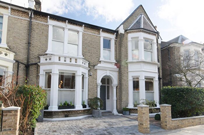 6 Bedroom Semi-Detached House To Rent In Rivercourt Road, London, W6