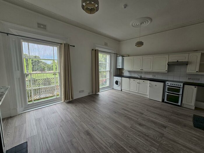 1 Bedroom Flat To Rent In Orwell Road, Harwich, CO12