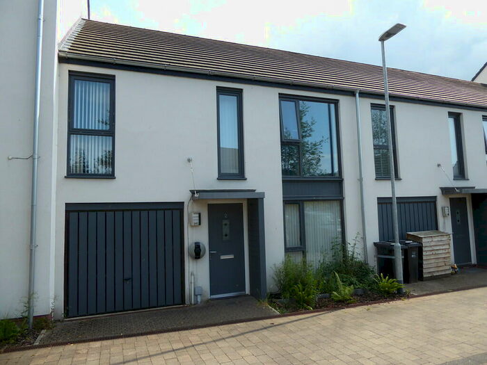 4 Bedroom Terraced House To Rent In Wessex Court, Street, BA16