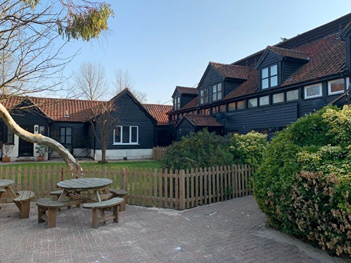 2 Bedroom Bungalow To Rent In Coxtie Green Road, Pilgrims Hatch, Brentwood, CM14