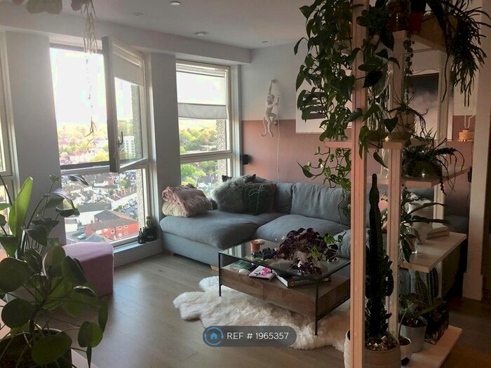 2 Bedroom Flat To Rent In Leon House, Croydon, CR0