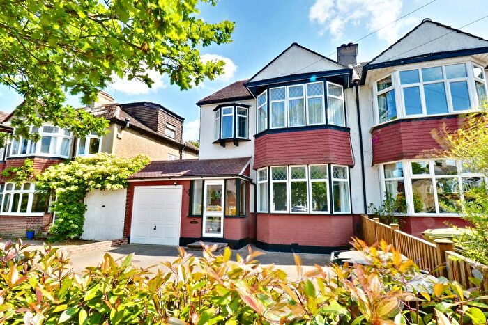 4 Bedroom Semi-Detached House To Rent In The Avenue, West Wickham, BR4