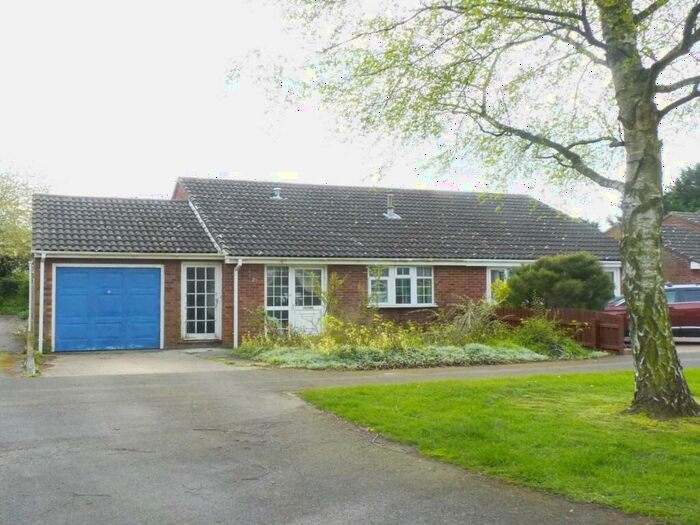 2 Bedroom Semi-Detached Bungalow For Sale In Neile Close, Lincoln, LN2