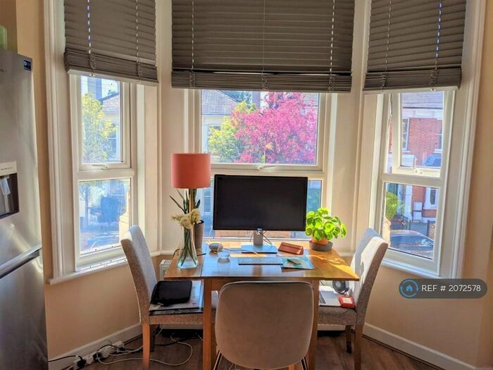 1 Bedroom Flat To Rent In Deronda Road, London, SE24