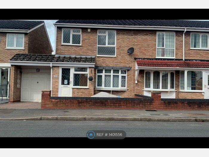 3 Bedroom Semi-Detached House To Rent In Burnsall Close, Birmingham, B37