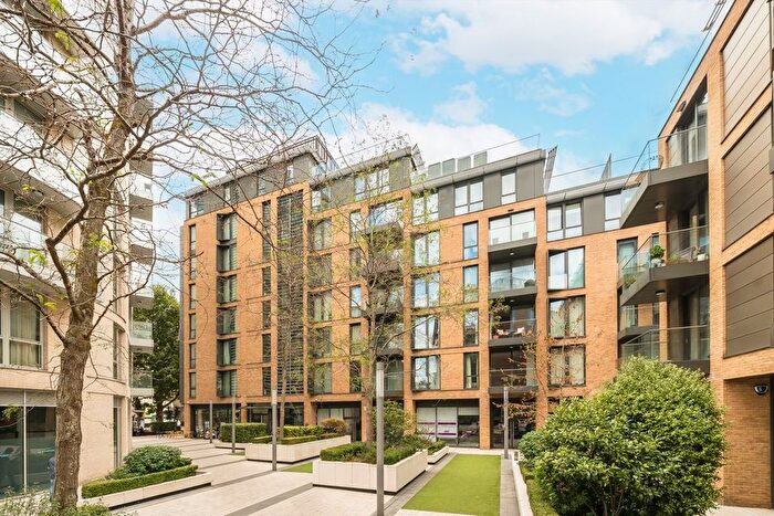 2 Bedroom Flat To Rent In Plaza Gardens, Putney, SW15