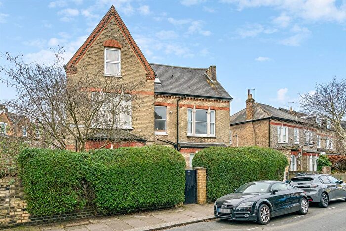 2 Bedroom Flat For Sale In Grosvenor Road, Chiswick, W4