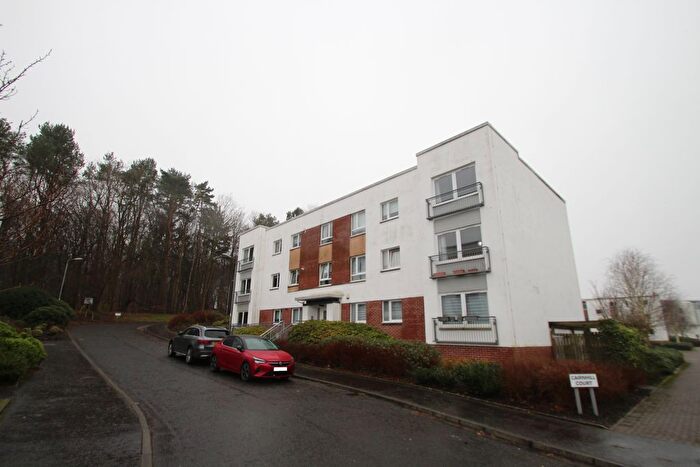 3 Bedroom Flat To Rent In Cairnhill View, Glasgow, G61