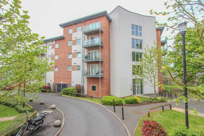 2 Bedroom Flat To Rent In Mayfair Court, Observer Drive, Watford, WD18