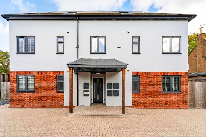 2 Bedroom Flat To Rent In Bladon Close Oxford, OX2