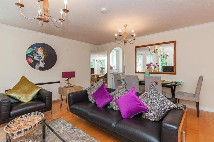 2 Bedroom Apartment To Rent In Paradise Square, Central Oxford, OX1