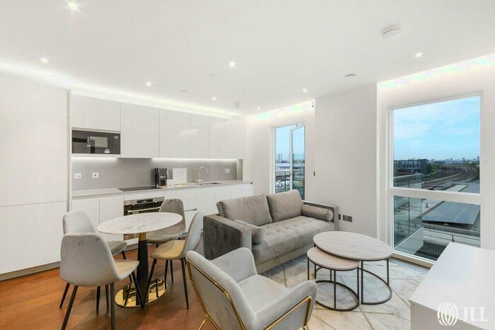 1 Bedroom Apartment To Rent In Lexington Gardens London, SW11