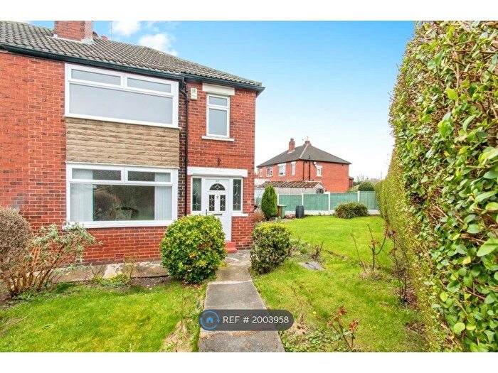 4 Bedroom Semi-Detached House To Rent In Kirkdale Crescent, Leeds, LS12