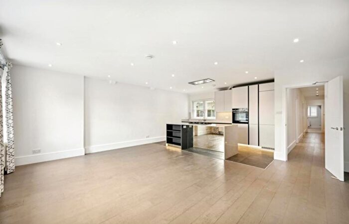 1 Bedroom Apartment To Rent In Baker Street, Marylebone, London, NW1