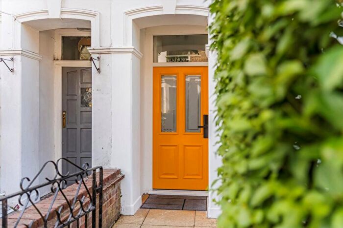 6 Bedroom Terraced House For Sale In Falkland Road, Kentish Town, NW5