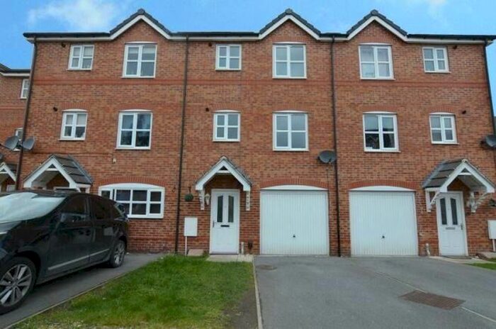 4 Bedroom Terraced House To Rent In Merchant Croft, Barnsley, S71