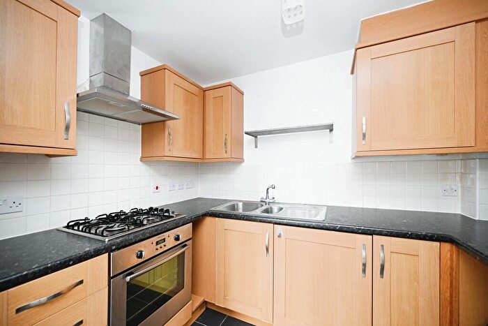 2 Bedroom Flat For Sale In Dunster Close, Rugby, CV22