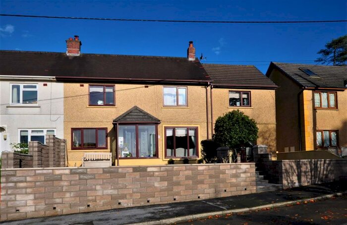 4 Bedroom Semi-Detached House For Sale In Glascoed, Llanelli, SA15