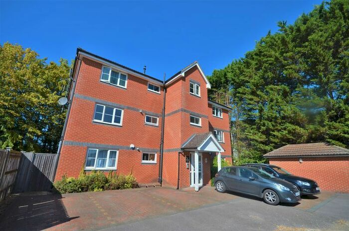 2 Bedroom Flat To Rent In Leigh Road, Eastleigh SO50