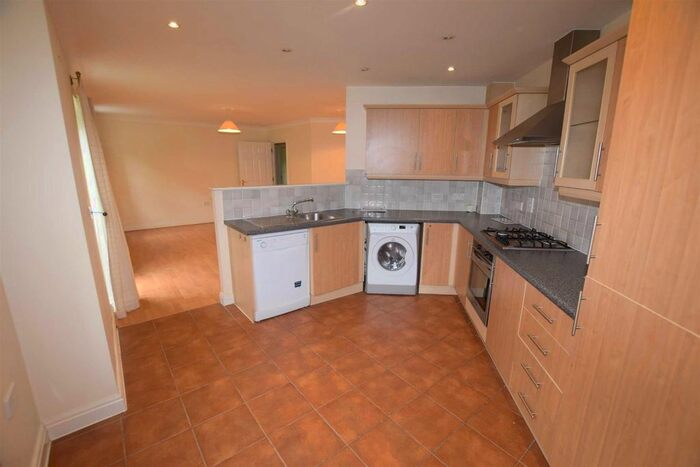 2 Bedroom Flat To Rent In Shillingford Close, London, NW7