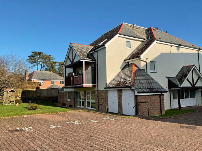 2 Bedroom Flat For Sale In Sea Road, Carlyon Bay, PL25