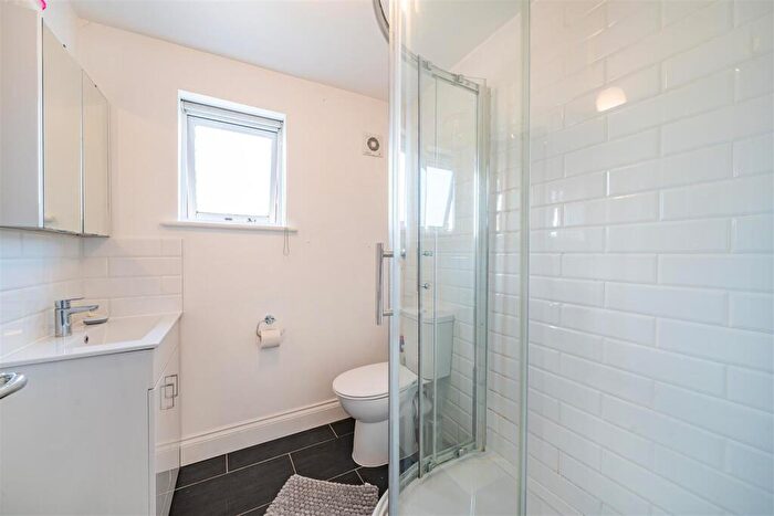 1 Bedroom Flat For Sale In Harold Road, Crouch End, N8