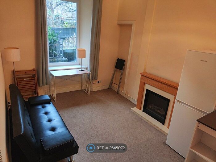 1 Bedroom Flat To Rent In Wardlaw Street, Edinburgh, EH11