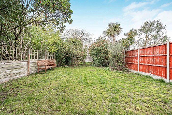 2 Bedroom Maisonette For Sale In Pear Tree Road, Ashford, Surrey, TW15