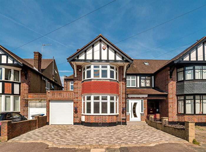 4 Bedroom Semi-Detached House For Sale In Phillimore Gardens, London, NW10