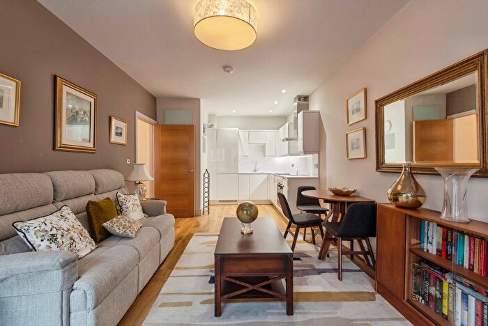 1 Bedroom Flat For Sale In Brand Street, Hitchin, Hertfordshire, SG5