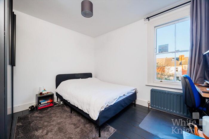 2 Bedroom Terraced House For Sale In Foxhill Road, Reading, Berkshire, RG1