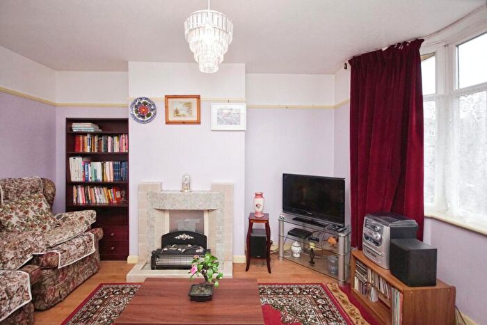 2 Bedroom Bungalow For Sale In Brook Road, Fishponds, Bristol, BS16