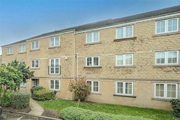 2 Bedroom Flat For Sale In Britannia Mews, Hough Side Road, Pudsey, Leeds, LS28