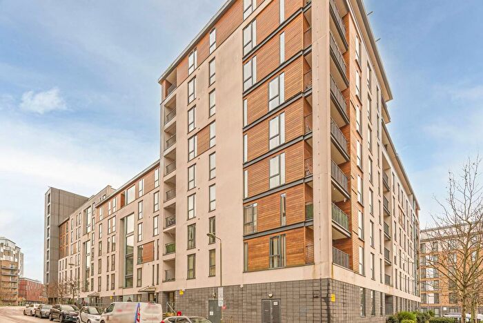 3 Bedroom Flat To Rent In Felix Court, Colindale, London, NW9