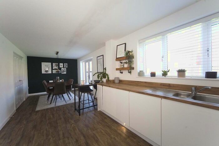 4 Bedroom Detached House For Sale In Redgrave Avenue, Hartlepool, TS26