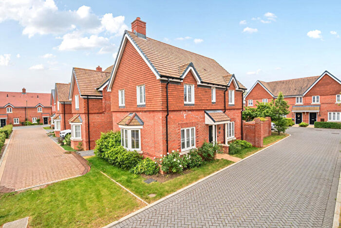 3 Bedroom Detached House For Sale In Maple Road, Cranleigh, GU6