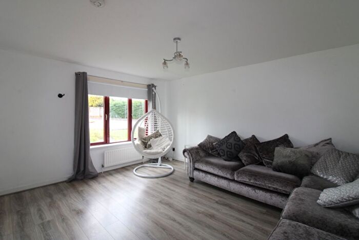 3 Bedroom Semi-detached House To Rent In Blackbyres Court, Glasgow, G78