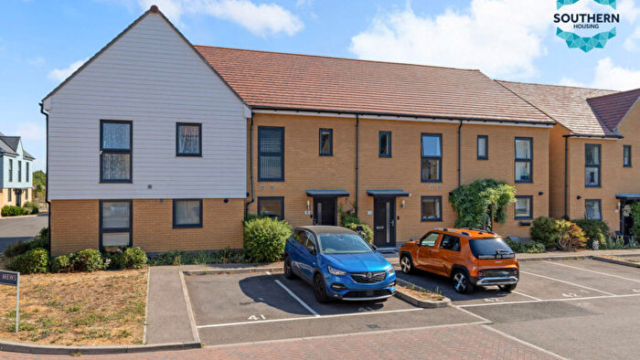 2 Bedroom House For Sale In Brickearth Mews, Faversham, ME13