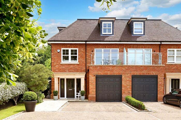 4 Bedroom Semi-Detached House For Sale In Dorneywood Close, Burnham, Buckinghamshire, SL1