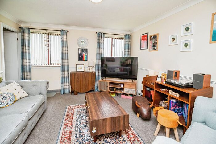 2 Bedroom Flat For Sale In Main Road, Broughton, Chester, Flintshire, CH4