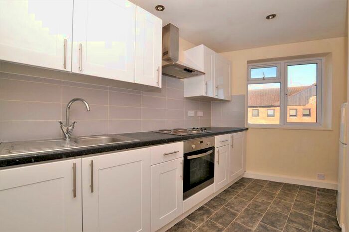 1 Bedroom Flat To Rent In Station Road East, Oxted, RH8
