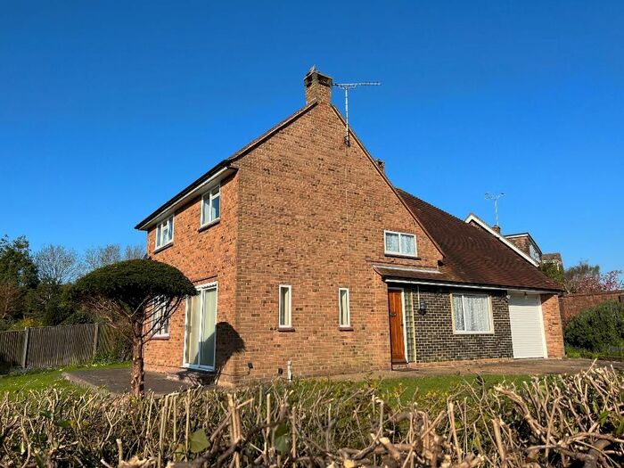 3 Bedroom Detached House To Rent In Ingram Road, Steyning, West Sussex, BN44